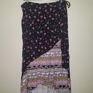 Torrid hi low skirt
